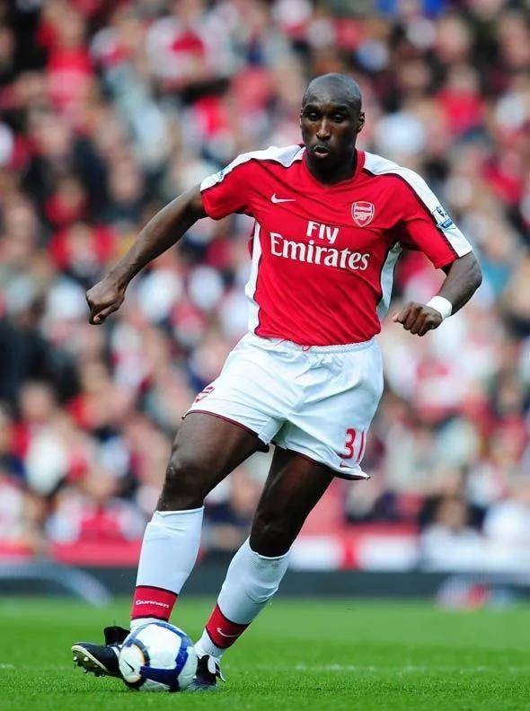 2012年5月2日,坎贝尔宣布退役.