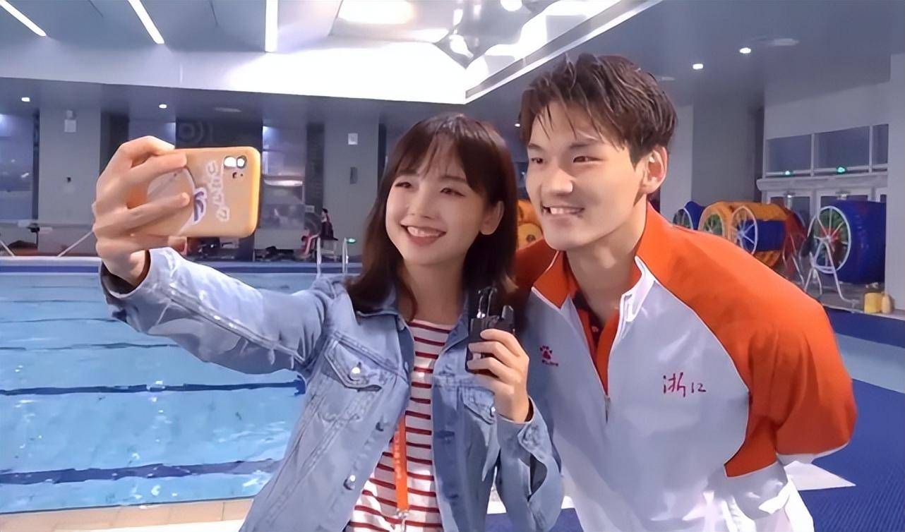 美女学霸,到被网友嘲作"茶姐",土土形象为何崩塌_王冰冰_徐嘉余_事情