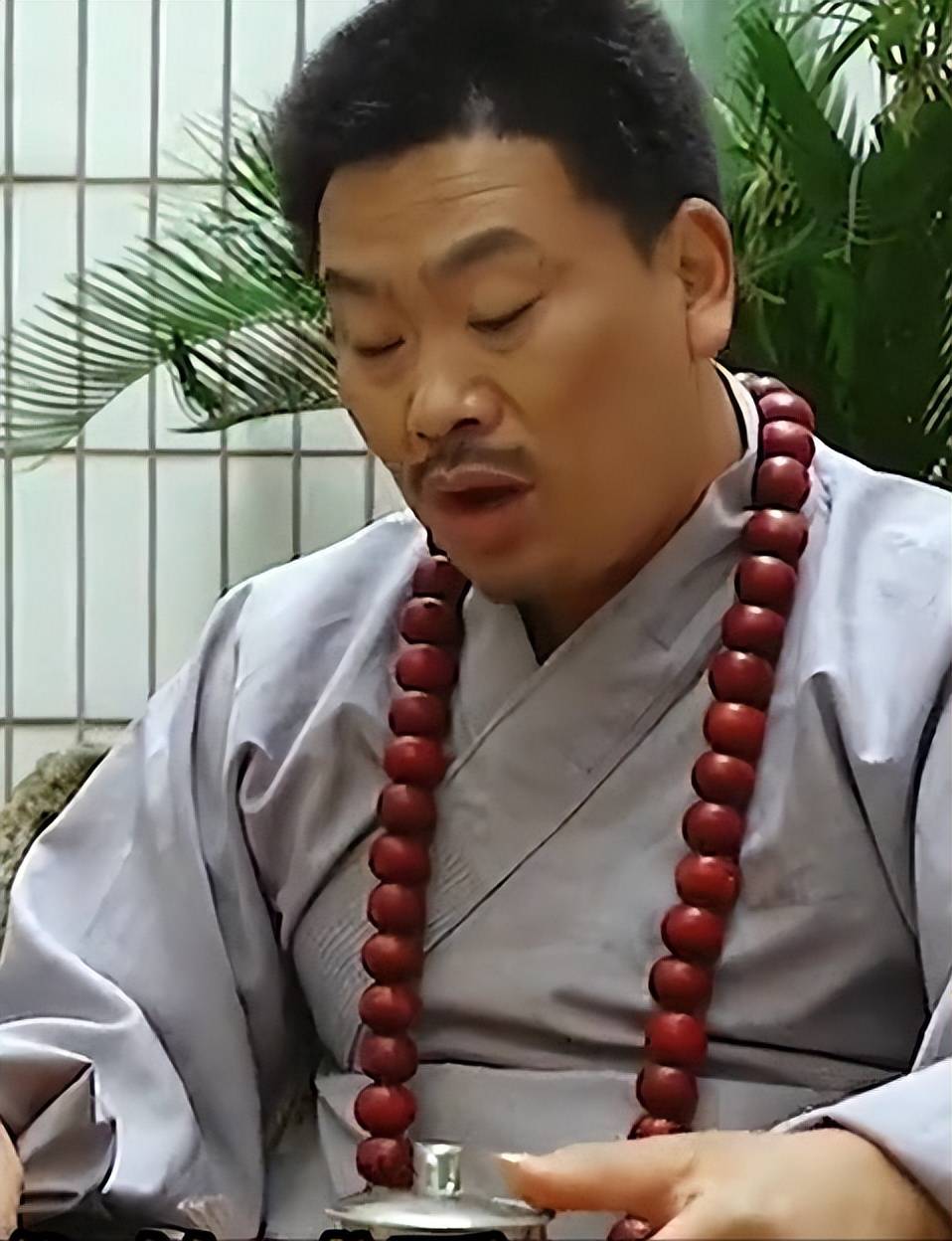 小伙酷似吴孟达,可以与周星驰合作再续经 典,网友:达叔复活了!