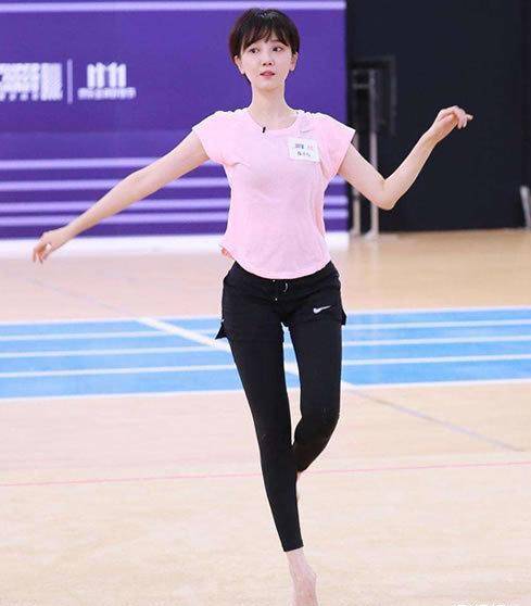 陈小纭:16岁考上中央芭蕾舞团,拿游泳冠军,中戏第一,北影第二_周迅_剧