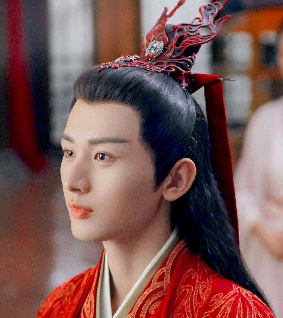 原创琉璃成毅他不太像明星更像是职场中一步步熬出来的我们