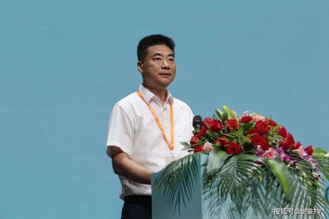 大会在中共福鼎市委书记林青的致辞中拉开序幕.