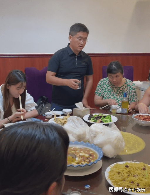 涛的饭店火爆引关注，老板温情回应：小房子唤醒家的温馨回忆,河北,邯郸,涛的饭店,社交媒体热议,饭店名字吸引人,回家的温馨回忆,第1张