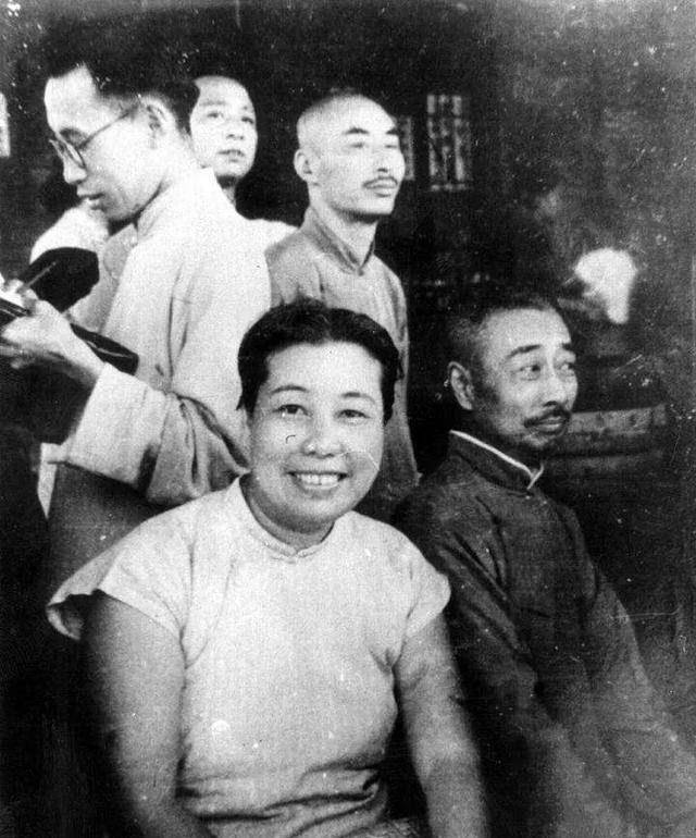 原创
鲁迅死后朱安不断收到赠款,却欠四千债务,她的钱都花到哪了