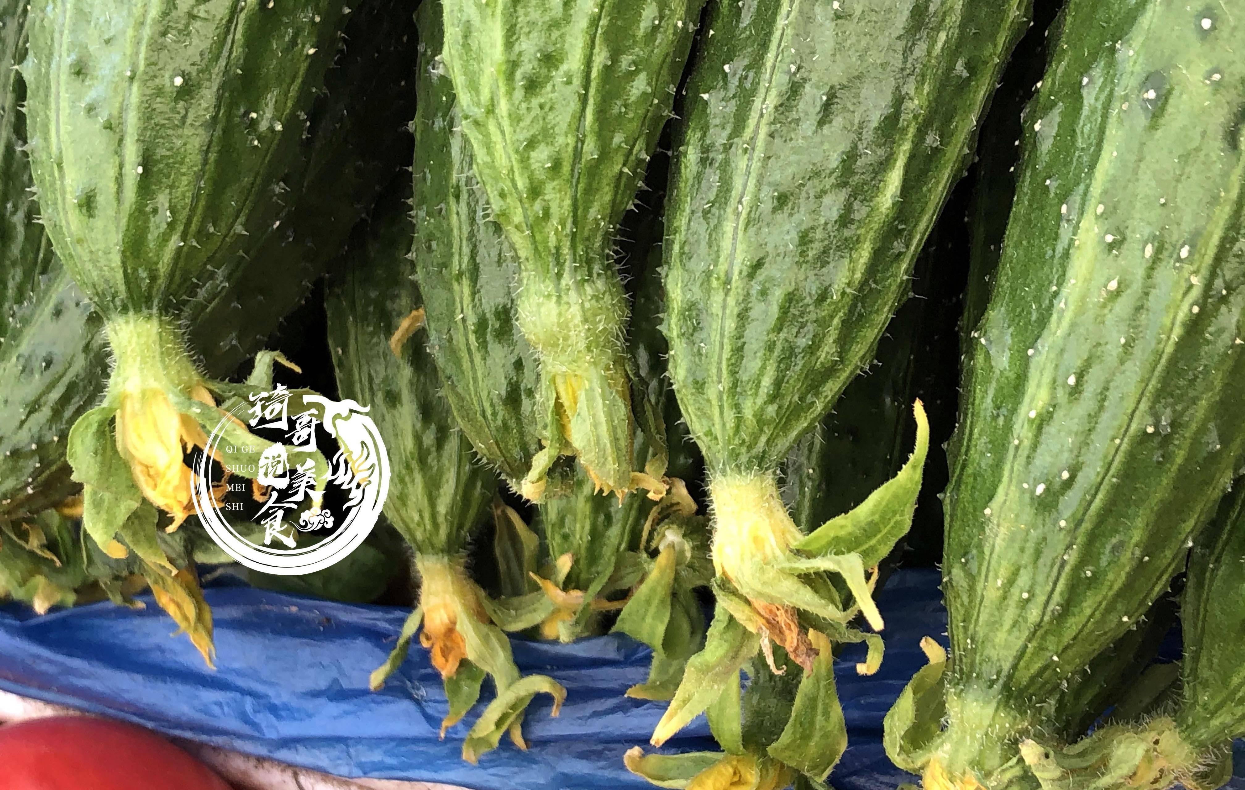 原创打了激素的黄瓜怎么辨认菜农教你一招看一眼就认出