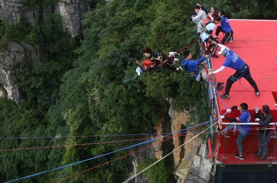 蹦极那么贵 为啥奥陶纪天空蹦极却卷了_项目_景区_极限