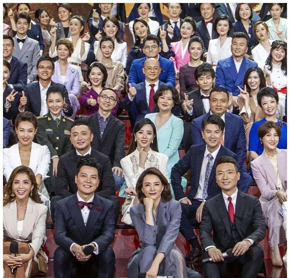 至今未嫁的电视主持人:个个德才兼备,感情却成谜