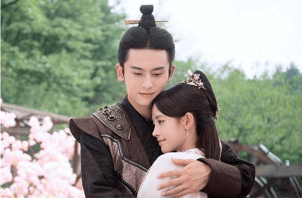 张哲瀚丢掉27个代言,影视作品或下架,龚俊损失不大鞠婧祎更严重_合作