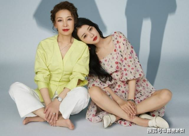 孙怡夸妈妈是最美超模,50岁韵味十足,网友:比前婆婆漂亮多了_尚丹丹