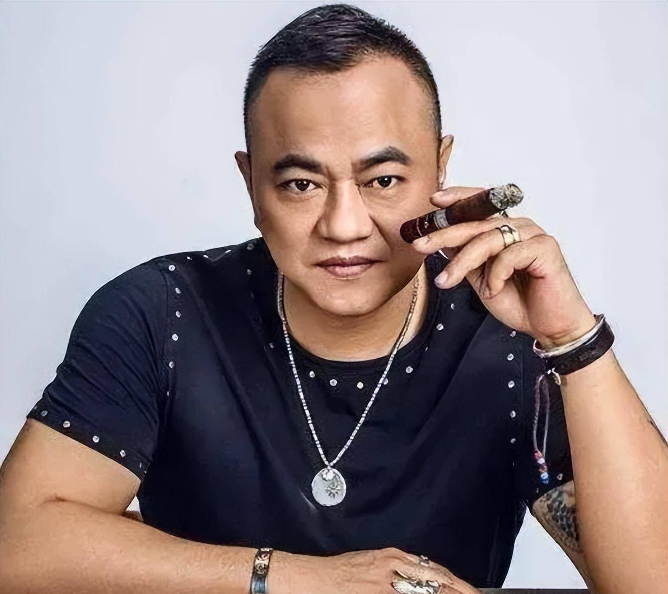 刘小光:我想退出本山传媒,有人5亿签我,师傅让我找张家豪谈_公司_郝