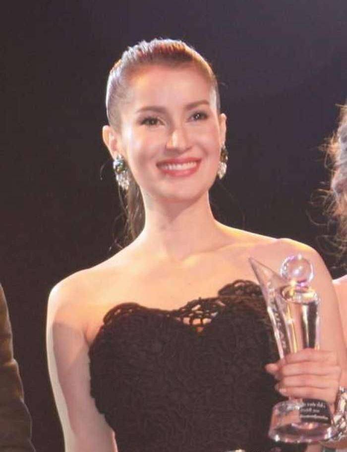 安妮·彤帕拉松:国外最具水准的女星,家世坎坷却永不放弃的斗士