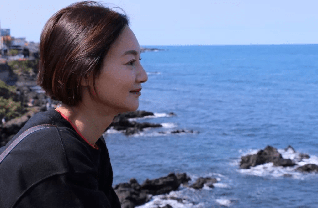 "落魄公主"惠英红:爱情不顺无儿女,但生活惬意,至今难忘初恋_妹妹_妈