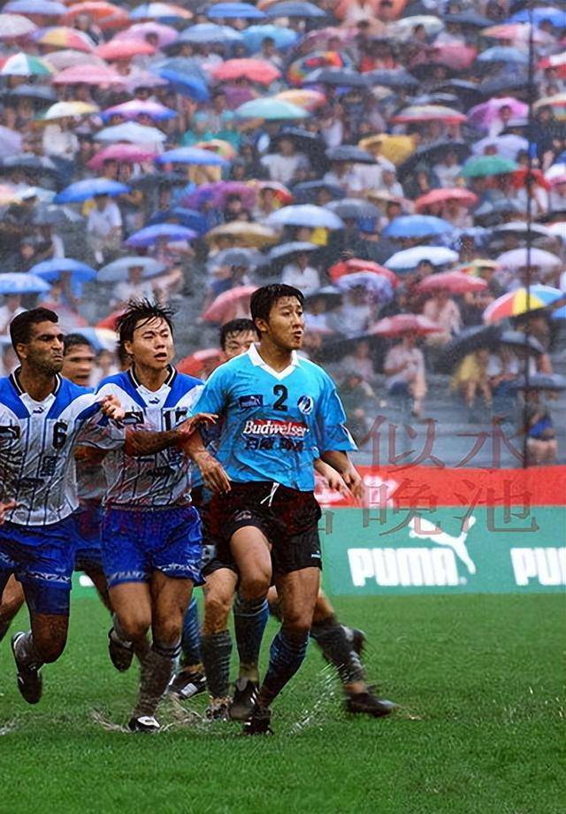 26年前的今天,大连万达3-2天津,3人染红!你还记得那个火热的场景吗?