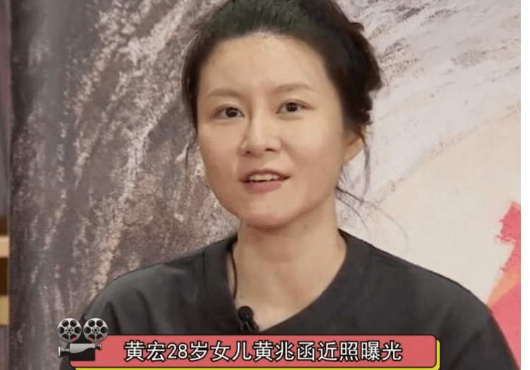 素颜不输当红女星,28岁感情状态仍是谜