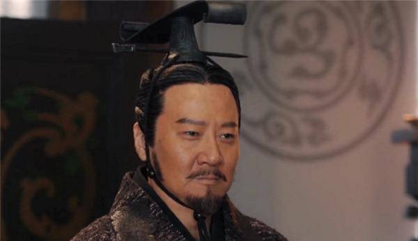 他苦熬14年当了3天国君就驾崩,儿子在位仅3年,孙子成千古一帝_嬴柱_襄