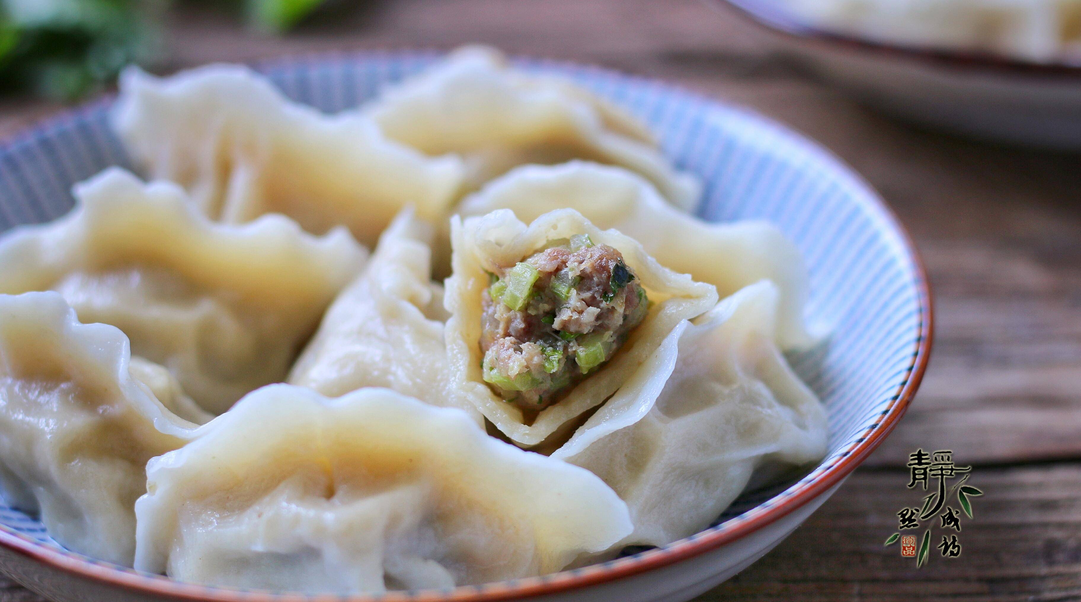 逛市场遇到这菜,我从不还价,用它包饺子最香,每次都吃撑