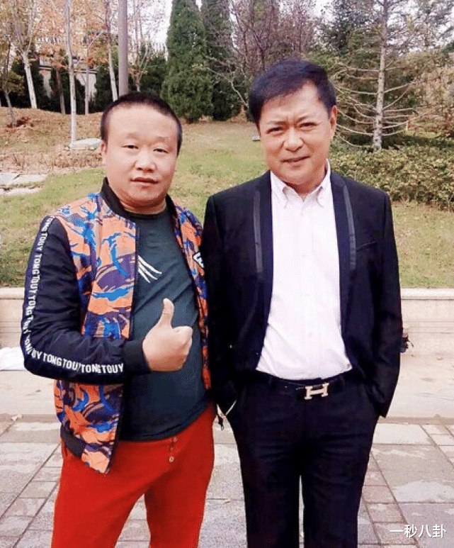 歌手,专辑销量过亿,却让刚出狱的建筑队小工爆红_迟志强_翟惠民_公司