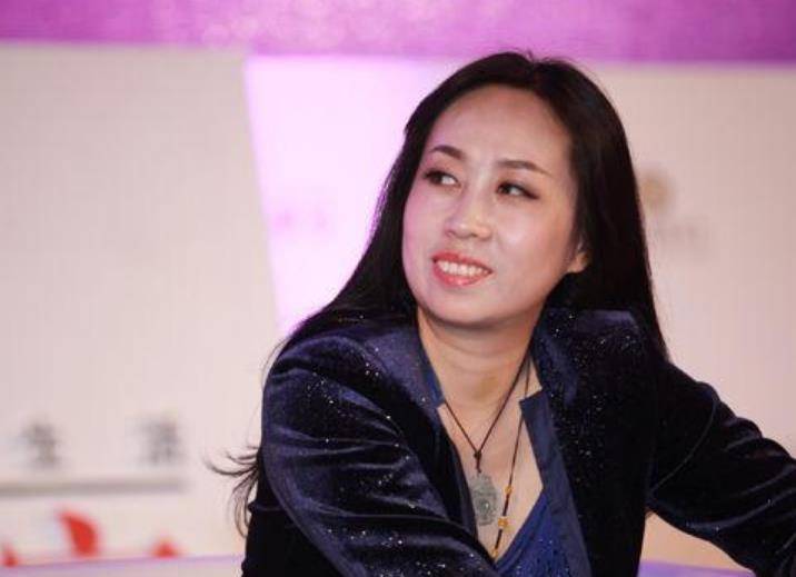 这位70后北京姑娘,大学时身家100万元创业,转行卖粥,年收入10亿元