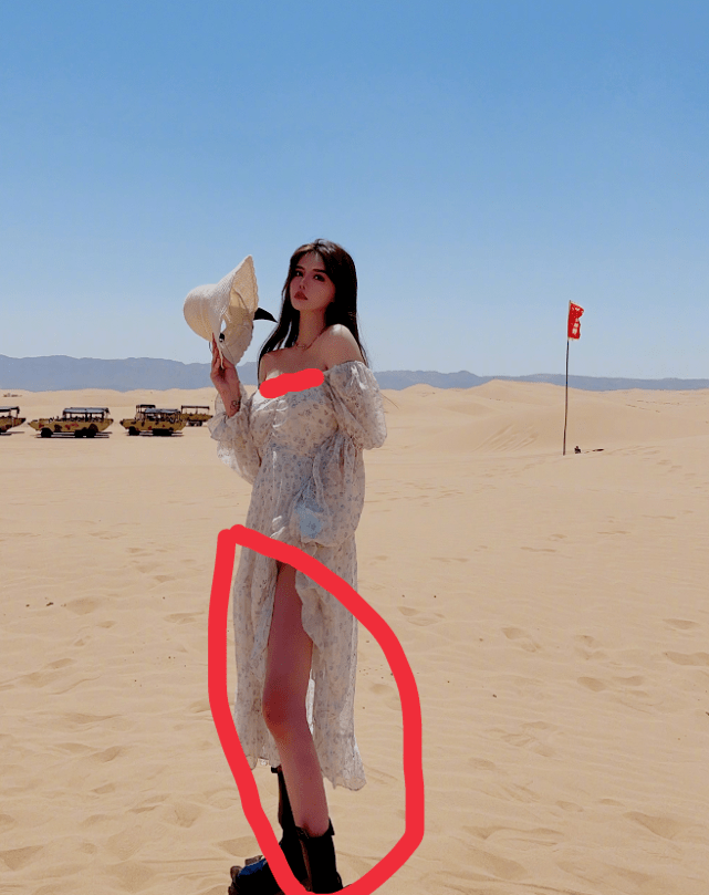 韩安冉晒沙漠旅游照,小腿粗细变化明显,被网友质疑头身比失调_照片
