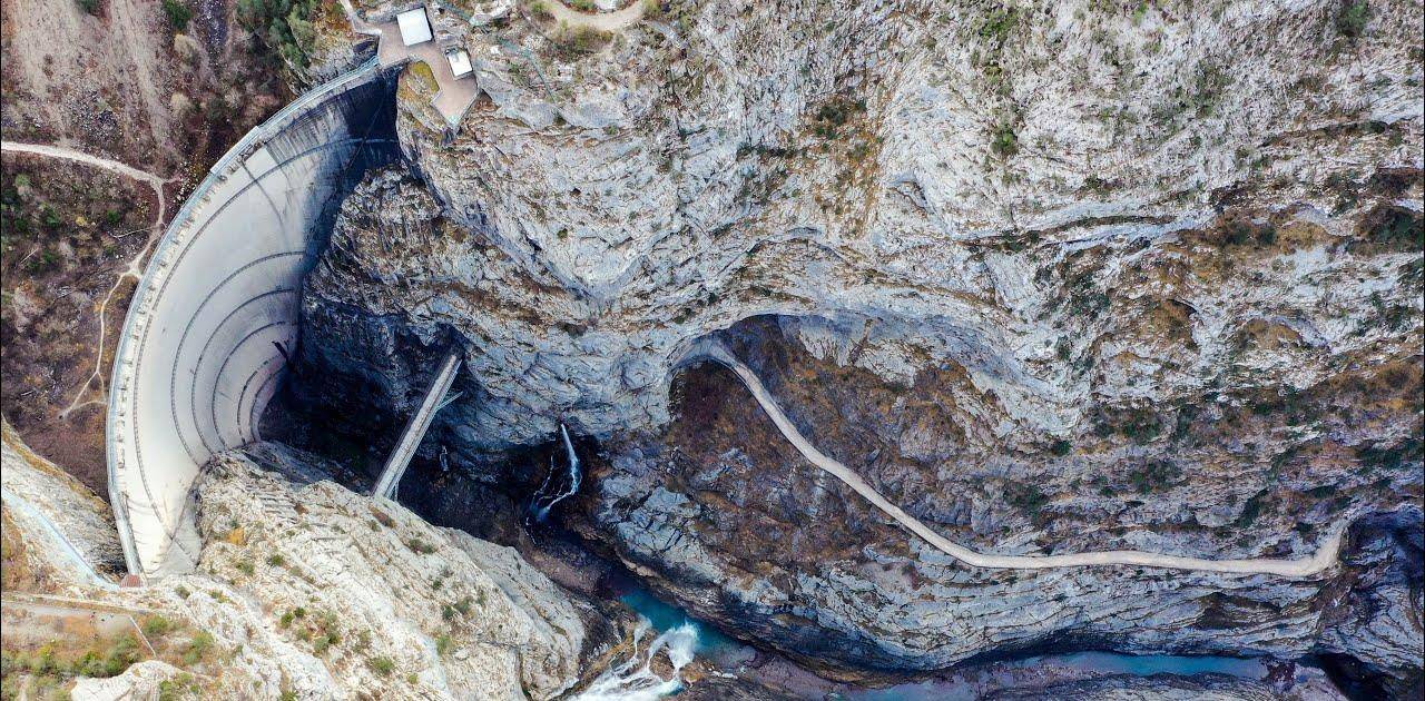 昔日世界最高大坝建成,大山却垮了,洪水席卷村庄_拱坝_峡谷_岩层