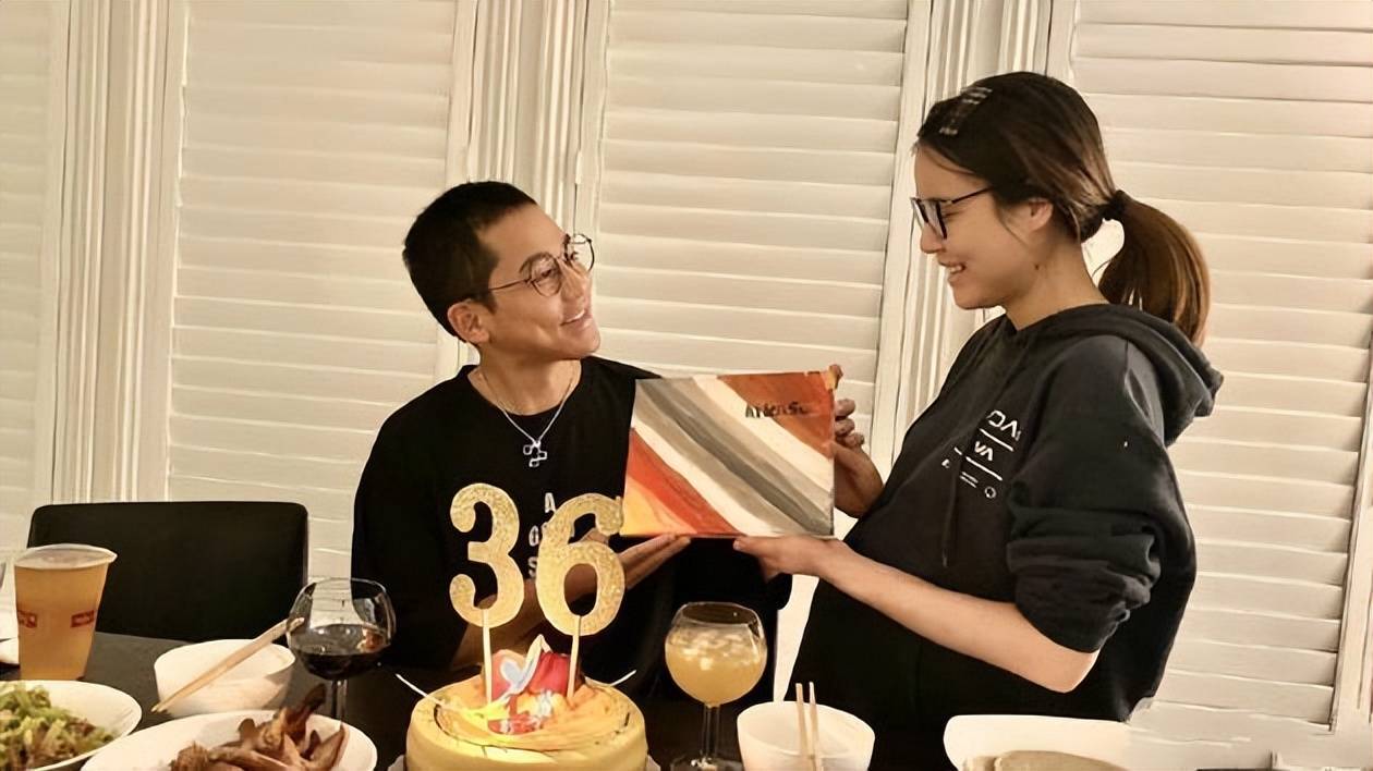 苏醒老婆疑似怀二胎,廖语辰晒月子餐,六月份曾被拍到腹部隆起_网友