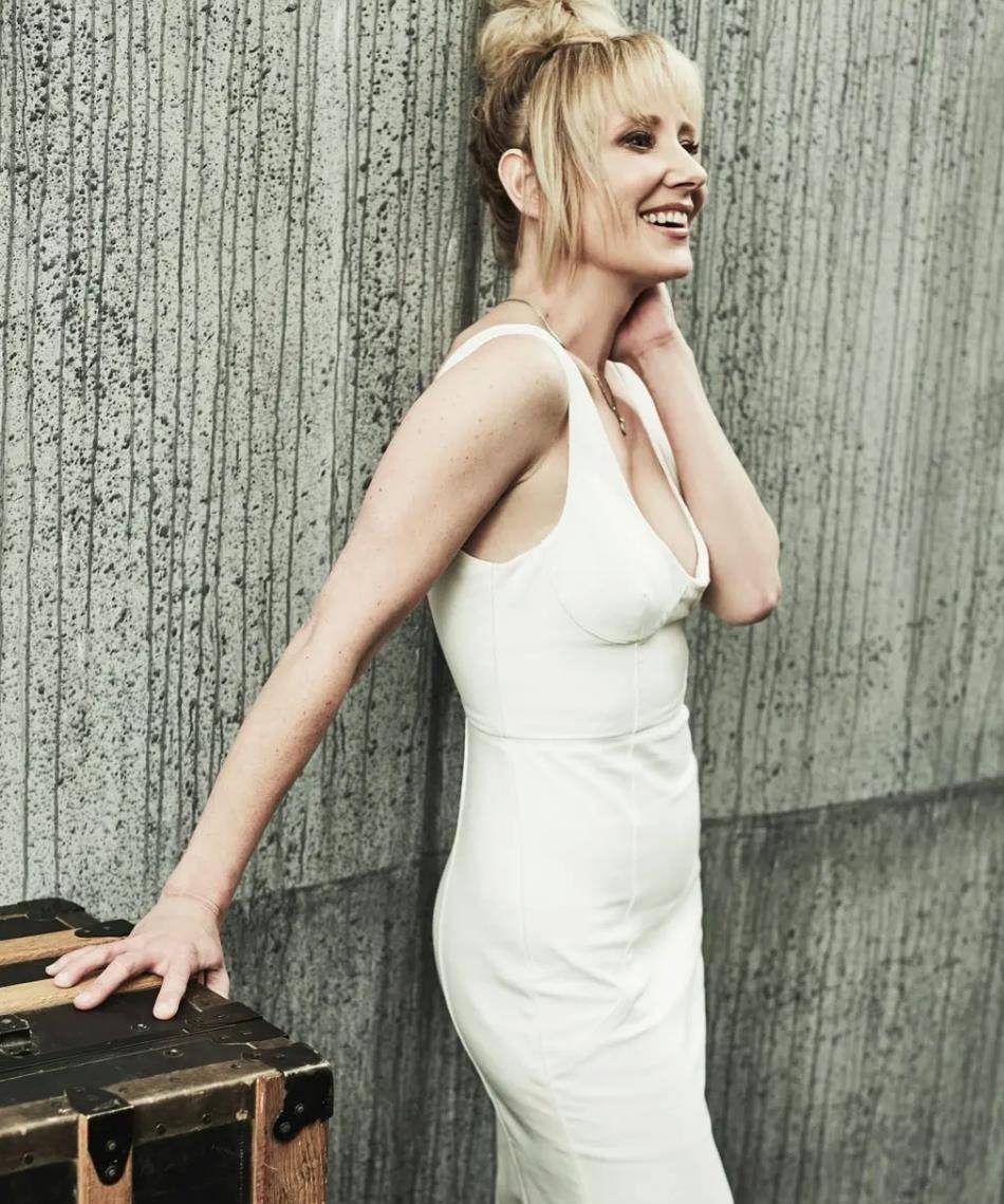 安妮·海切的悲惨细节 受创伤和诽谤缠绕 人生变得遥不可及_苏珊