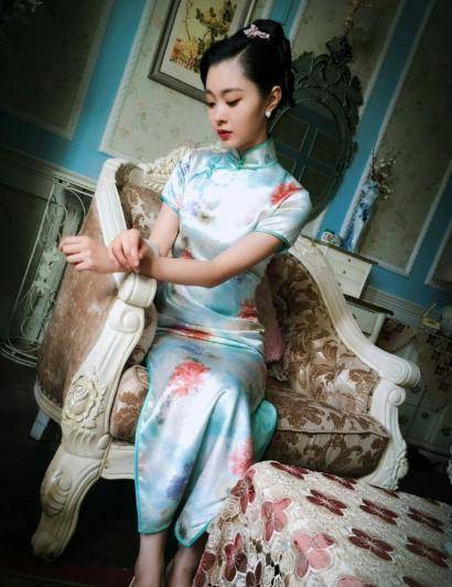 宋轶将旗袍穿出花样的女人,身上清冷气息挡不住,你想要的她都有_感觉