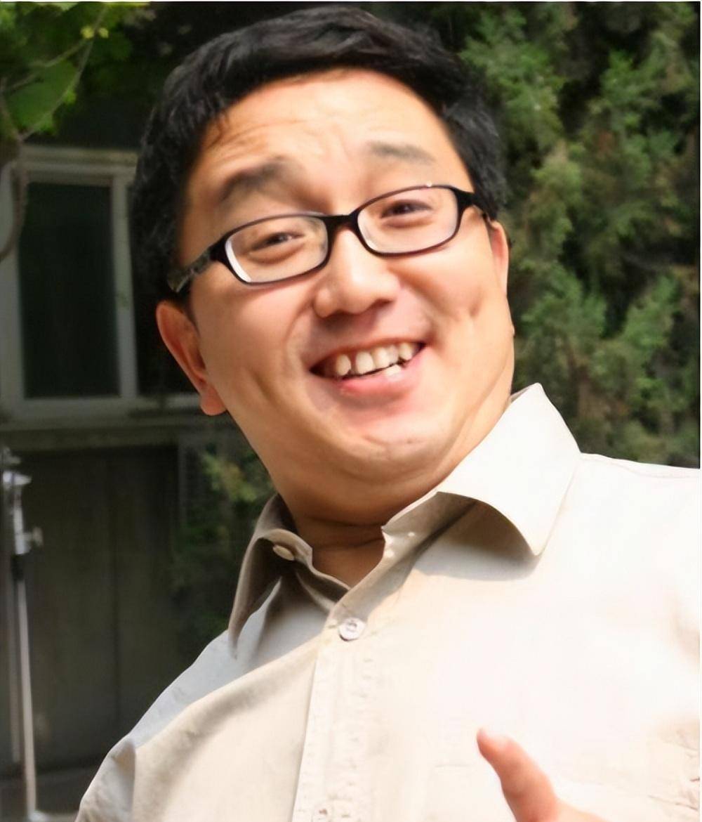 演员句号:再婚娶小11岁丫蛋,47岁老来得女,风光背后有泪水_军区_表演