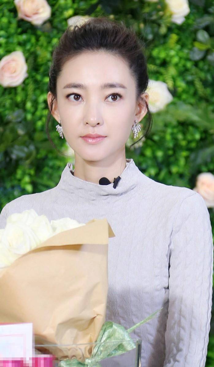 素颜女神——王丽坤