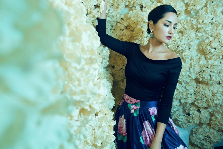 瞿颖现在的年龄已经不小了,但是她还是拥有着非常甜蜜的婚姻生活,这