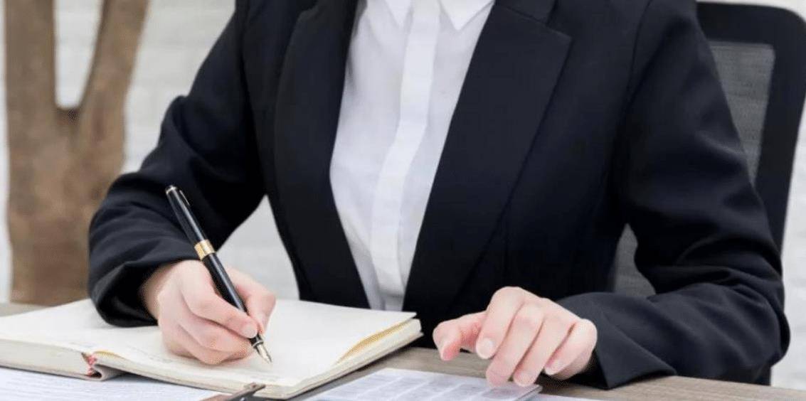 90后"无知少女"升迁奇迹:快速实现"三连跳",3年升到副县长_林菲_工作