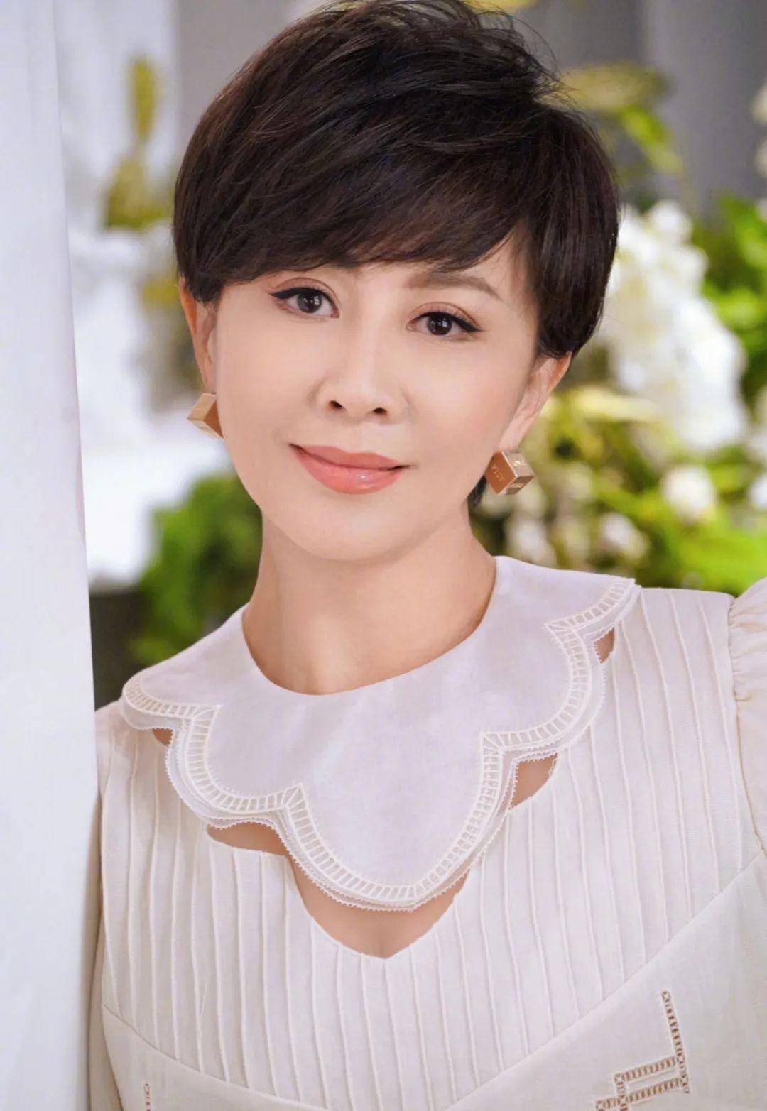 出生在1965年的刘嘉玲,生在江苏苏州,但是却是一位香港的影视演员.