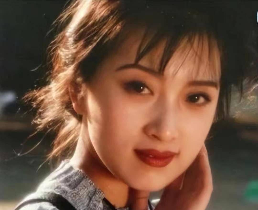 代替蒋勤勤抹黑吴启华,从孔雀公主到空壳阔太,金巧巧不简单_因为_乔乔