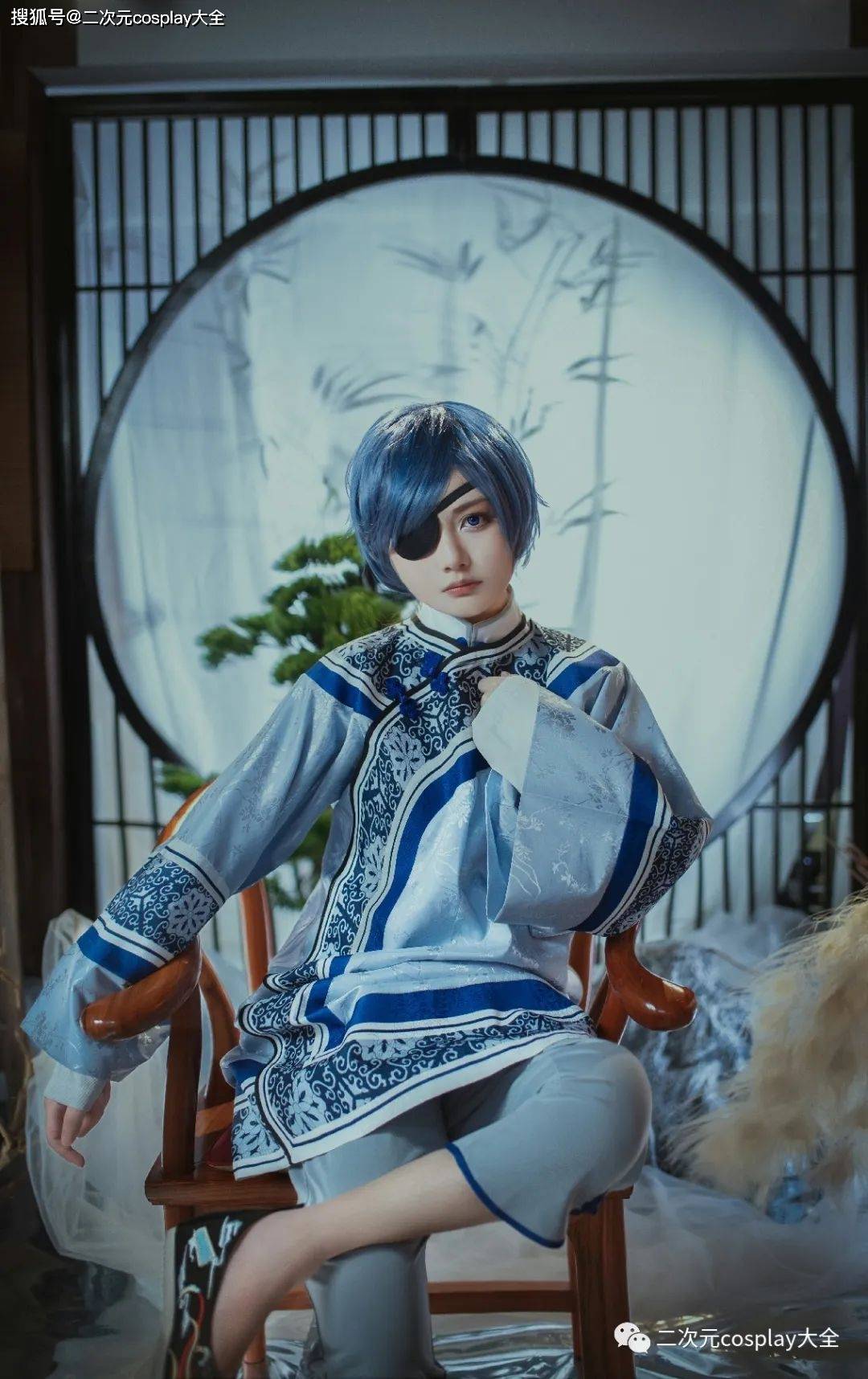 《黑执事》唐装夏尔cos,眉目灵动,古色古香背景更衬雅致