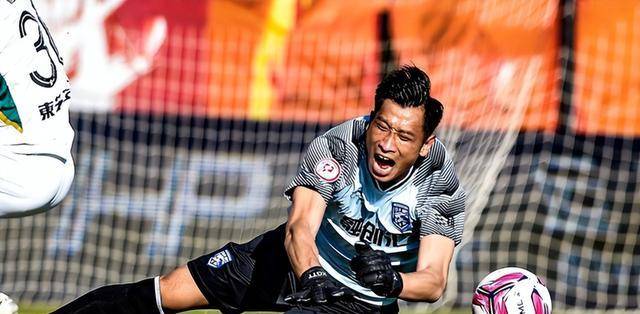 替补门将屡献神扑成最大功臣,赢得球迷夸奖_吴飞_比赛_刘殿座