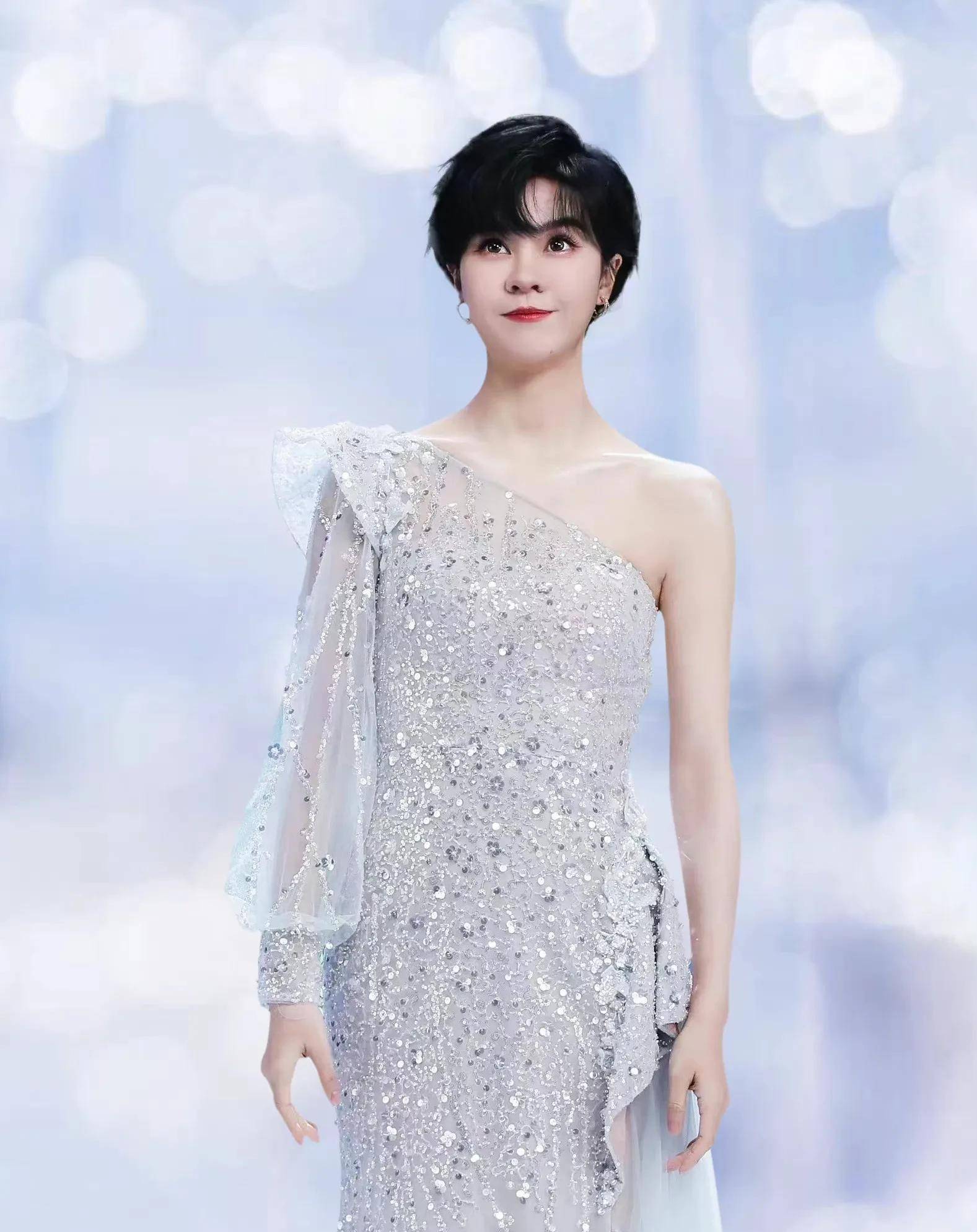 818晚会嘉宾阵容:周深张碧晨实力唱将,王源刘宇太让人期待_舞台_晓彤