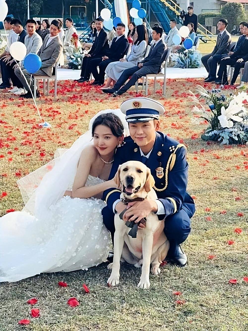 超模何穗晒泳装照,小腹凸起明显疑似怀孕,网友留言喊话陈伟霆_章若楠