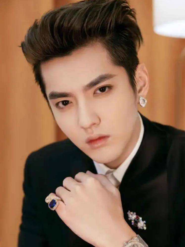 为一己私欲,葬送前途的7位明星,都不值得原谅_吴亦凡_罗志祥_周扬青