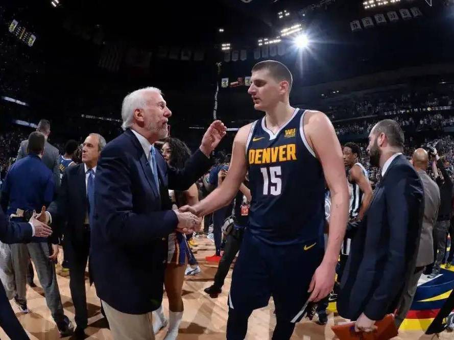 约基奇率领掘金队再创辉煌 用全能表现征服对手与球迷