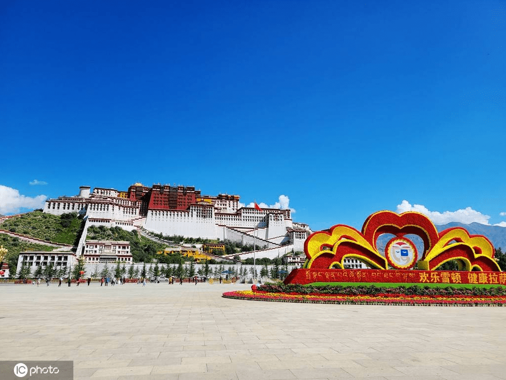 西藏风光布达拉宫广场壮美如画