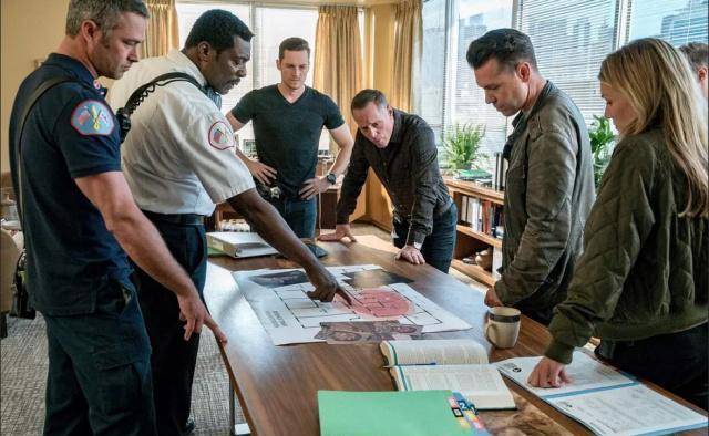 《芝加哥警署》第六季,人设不在的安东尼奥最终选择了离开_汉克_事情