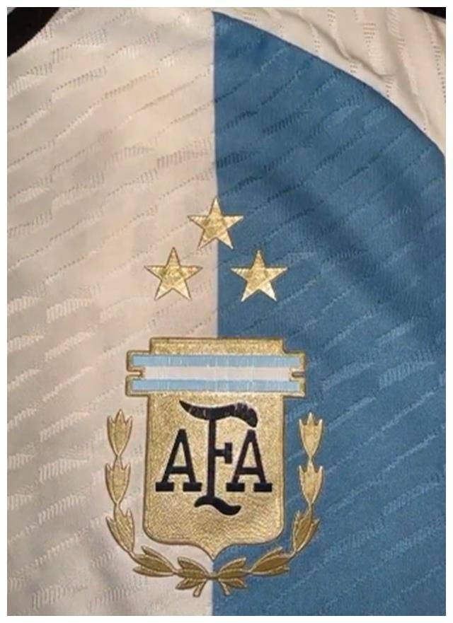 梅西夺冠,阿奎罗身穿场外版球裤自拍炫耀:太美了_阿根廷_不知道_球衣