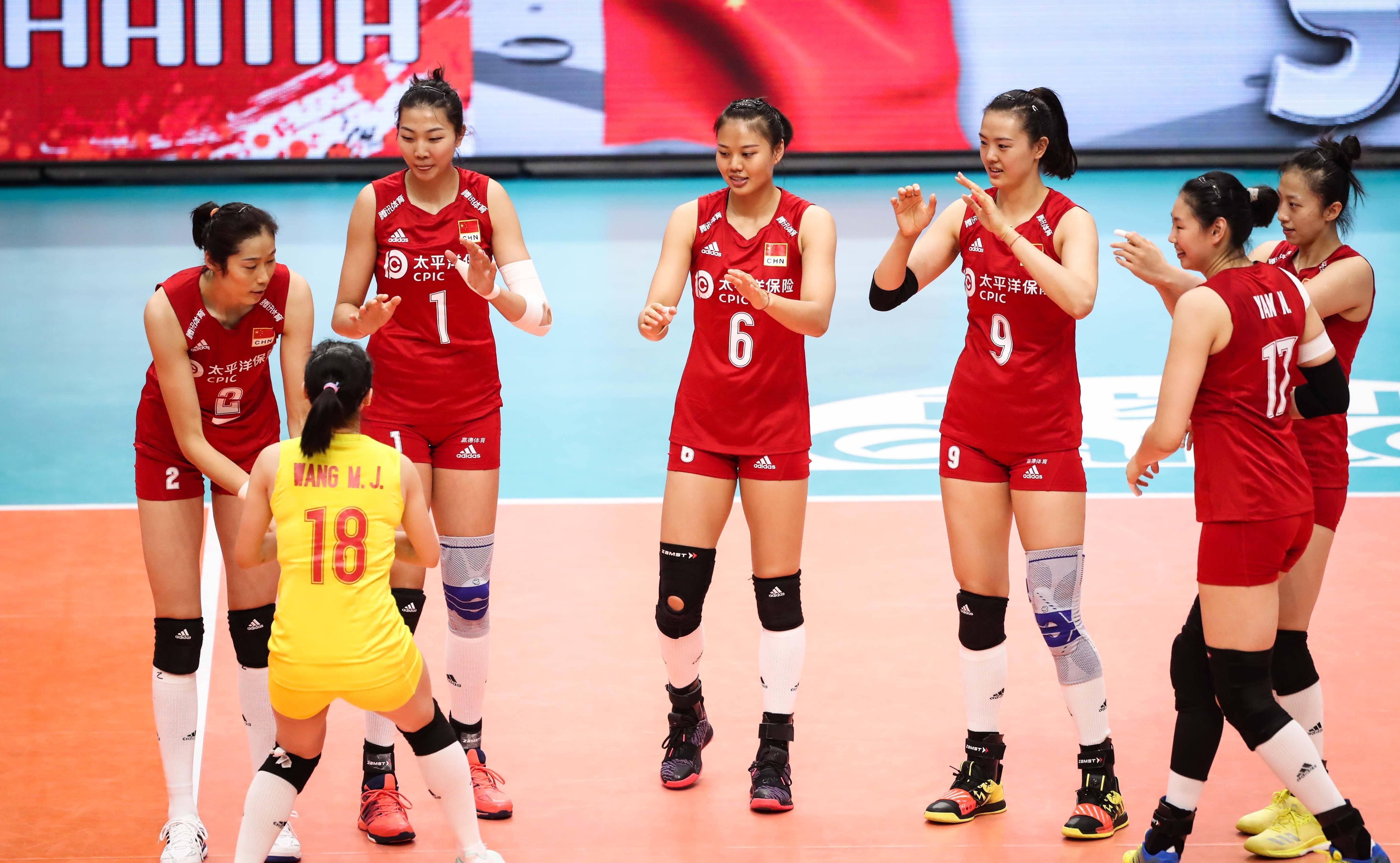 为什么中国女排的攻击手能这么高?因为他们小的时候就长大了.