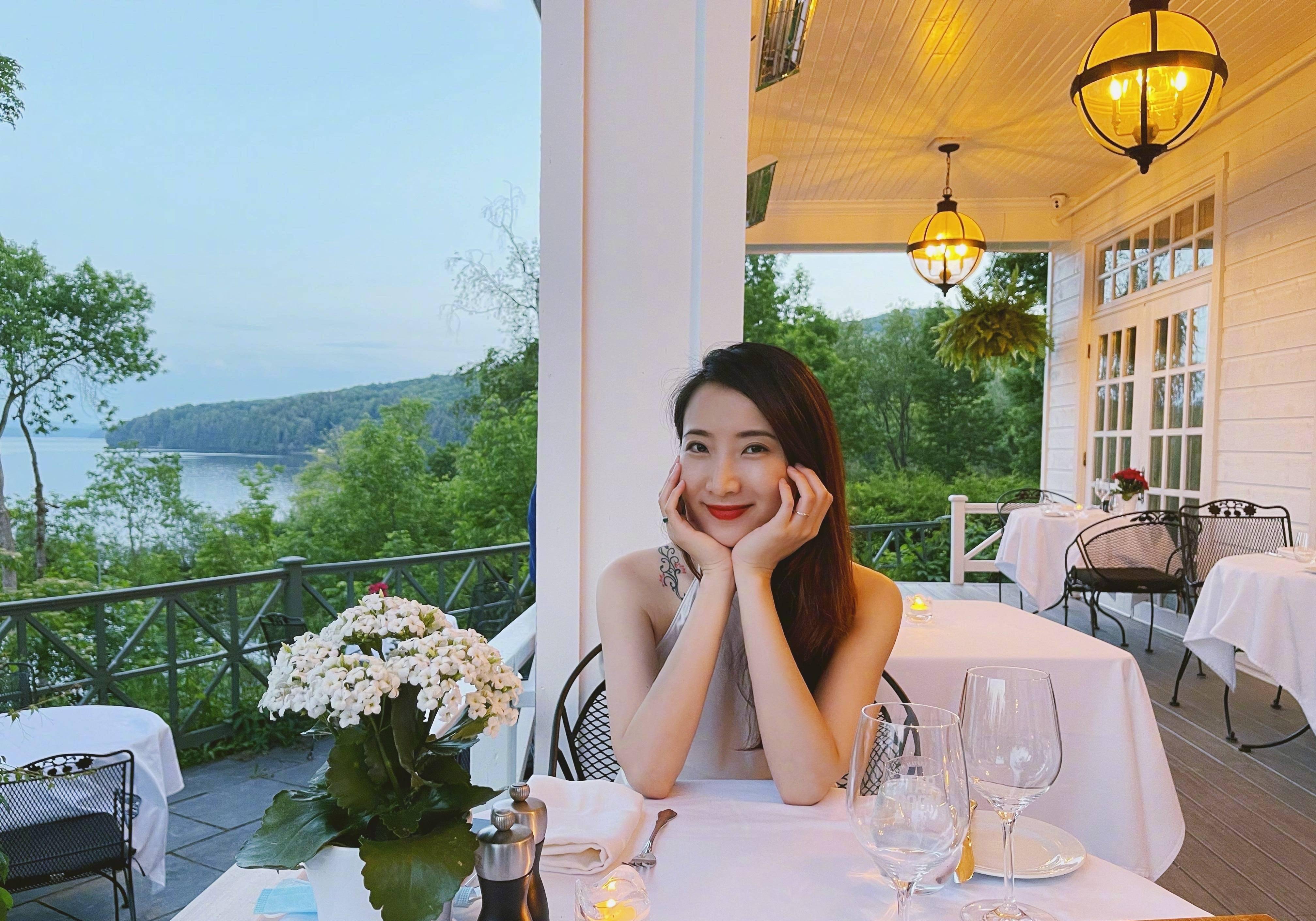 陈赫前妻晒近照,脖子上现爱的纹身,与外国男友交往6年忙着旅游_许婧