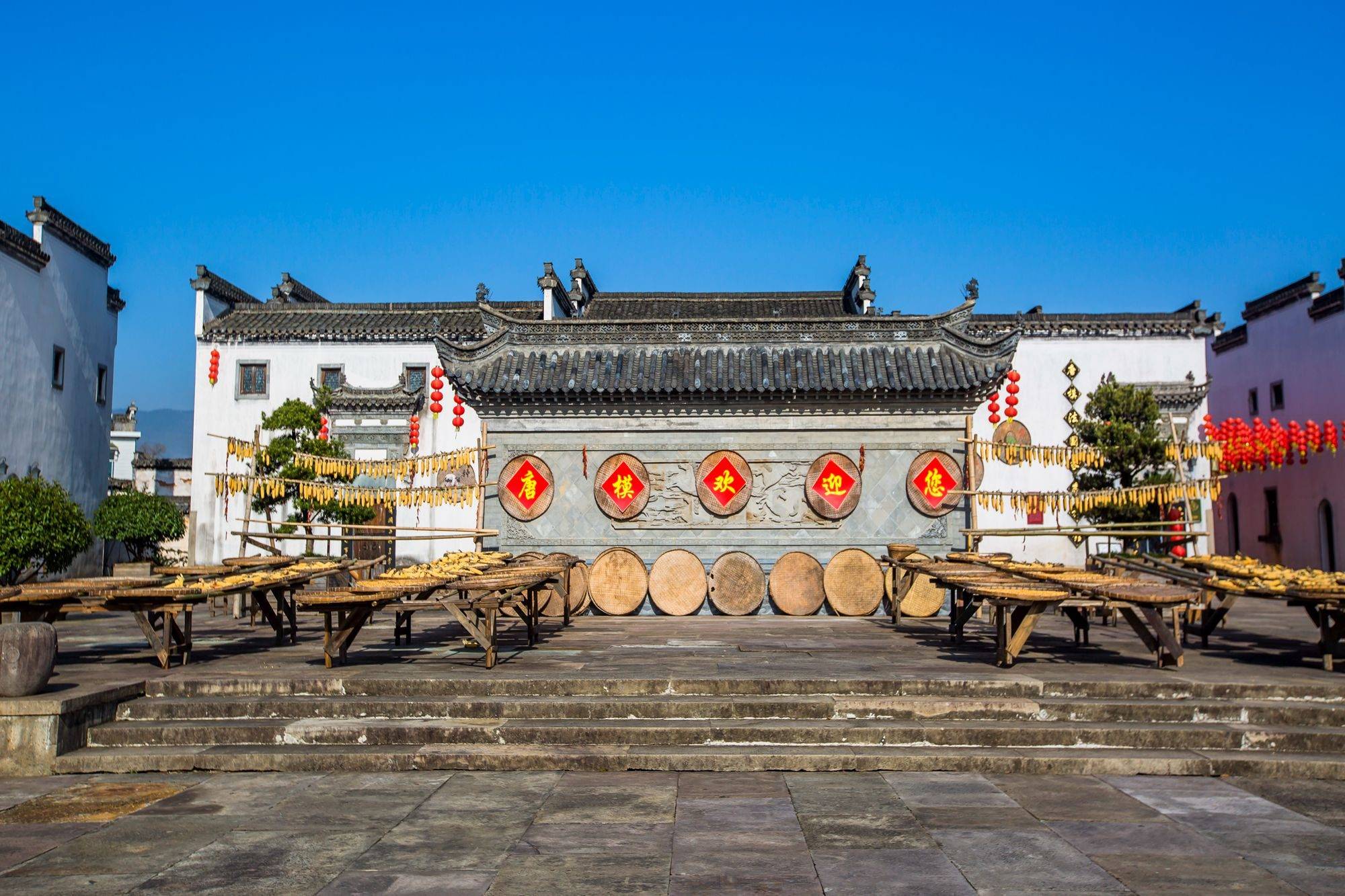 安徽唐模古镇,传承着众多民俗技艺,来一趟美食之旅,体验打米粿_徽州