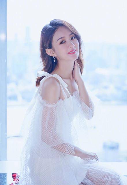 赵丽颖产后首现身!