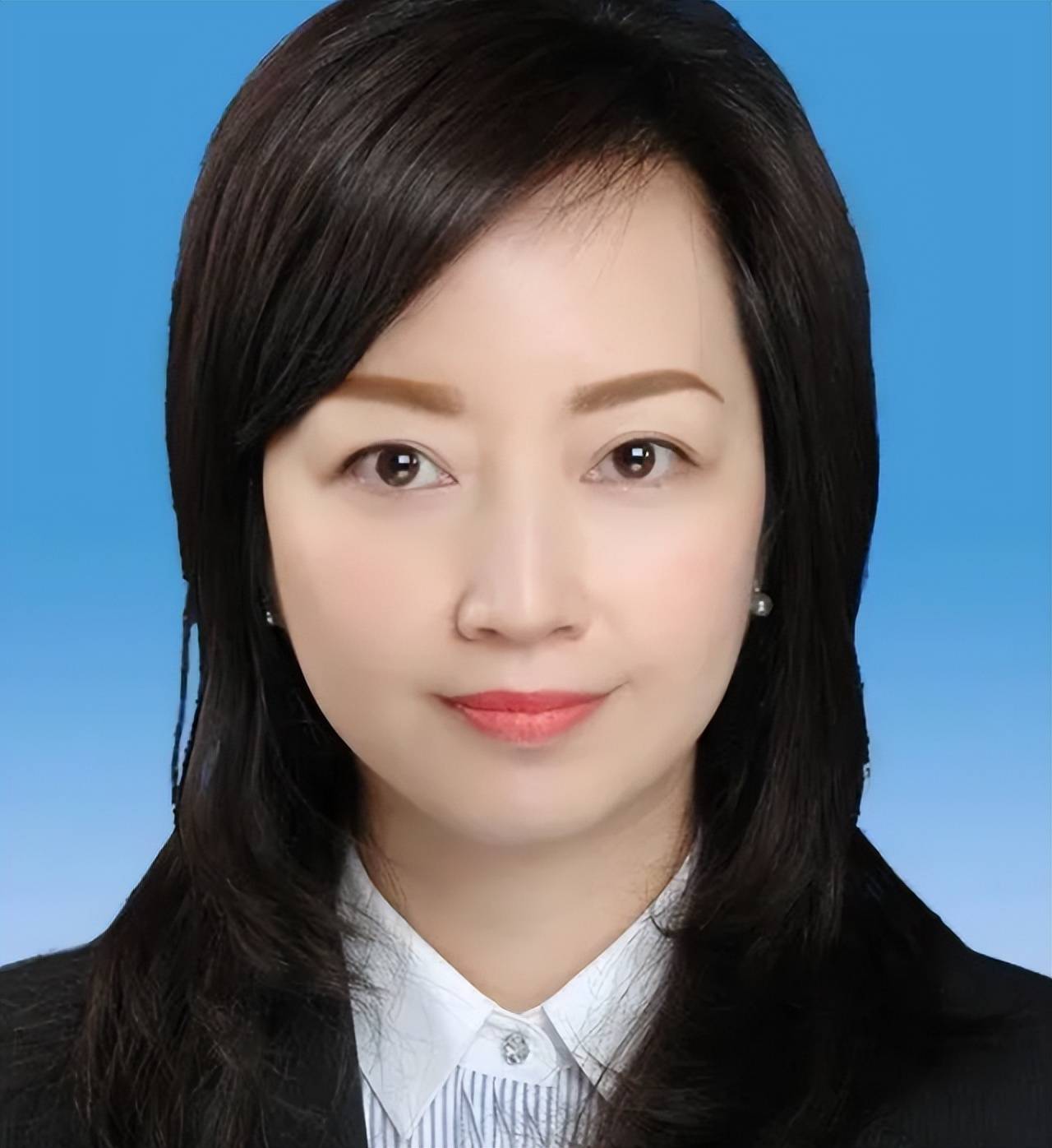 41岁成都副区长"陈枢"走红,毕业双非院校,个人履历却