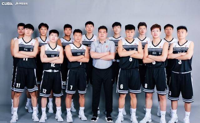 这些"篮球小将"火了,都来自郑州大学!_靳育哲_全国_中国