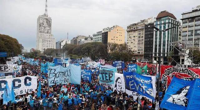 与政治无关梅西拒绝会见阿富汗总统！瓜帅：梅西已经是最佳，世界杯只是添彩