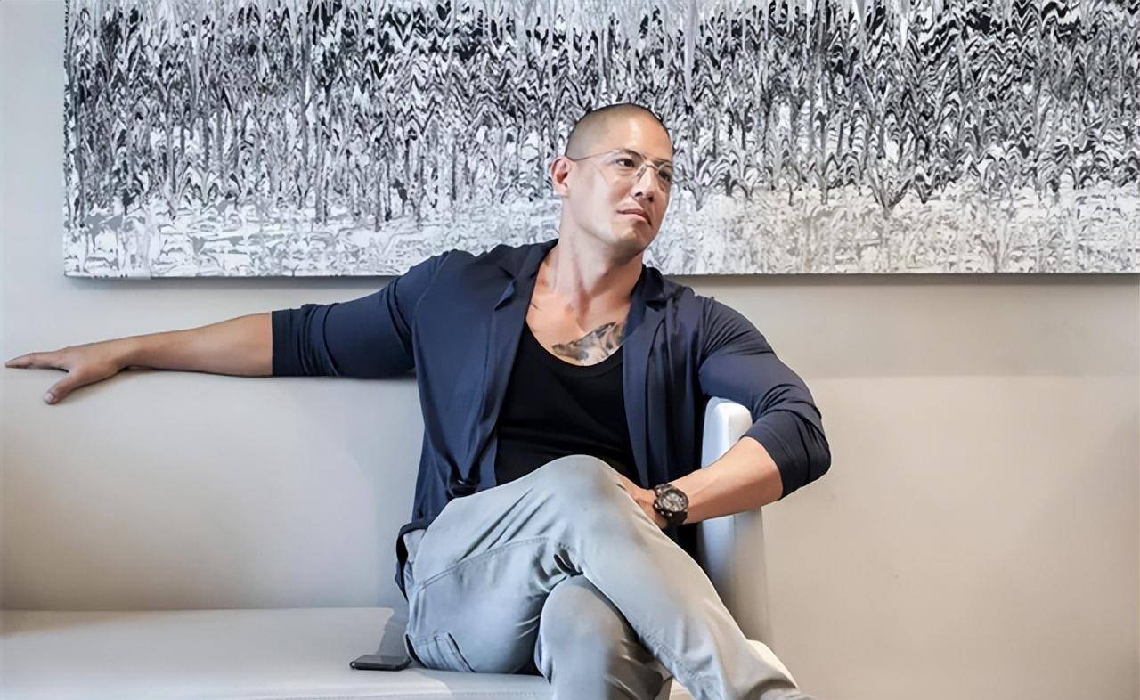 蒋家第四代蒋友柏,"完美贵公子"形象崩塌,自言:性格分裂严重_姮怡